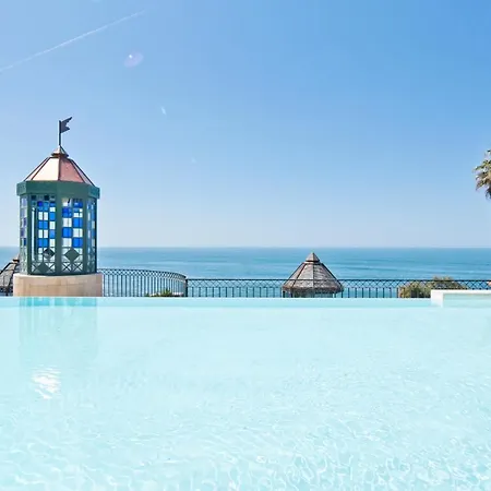 Sea Front Family Parede