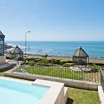 Апартаменты Sea Front Family *