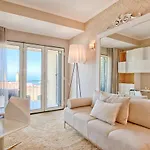 Sea Front Family *
