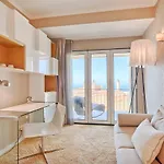 Sea Front Family Apartment *