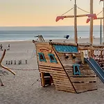 Sea Front Family Parede