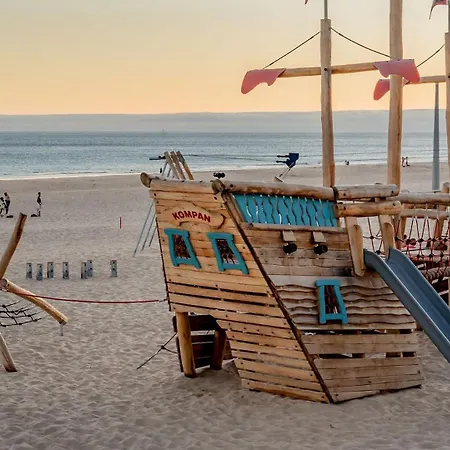 Sea Front Family Parede